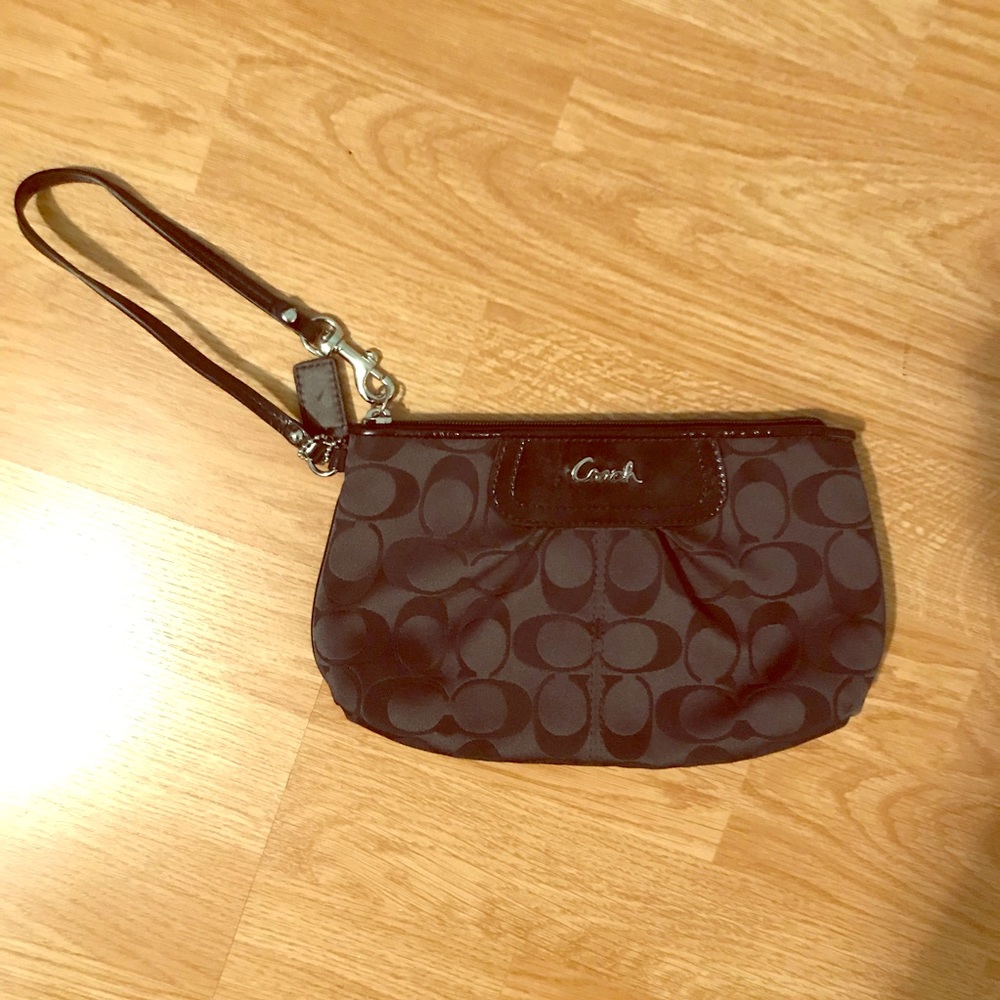 Coach wristlet- BRAND NEW